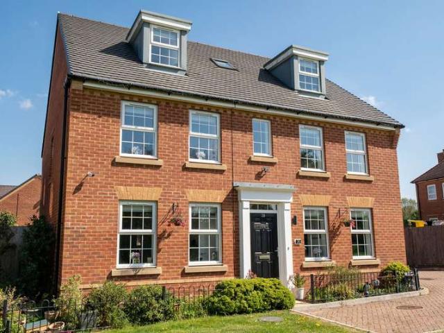 5 Bedroom Detached House