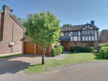 5 Bedroom Detached House