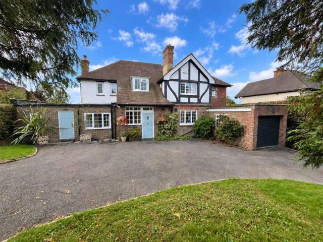 5 Bedroom Detached House