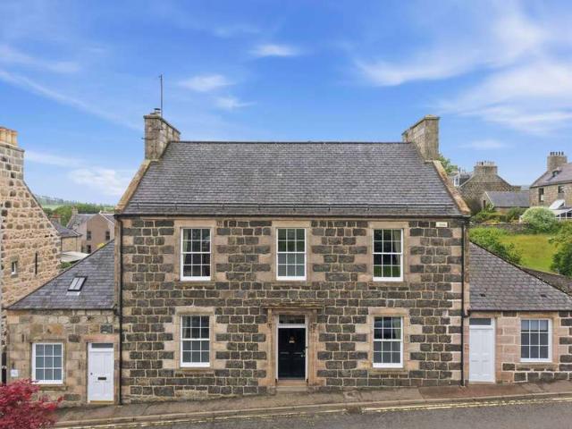 5 Bedroom Detached House