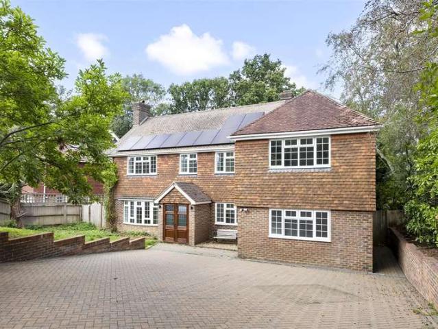 5 Bedroom Detached House
