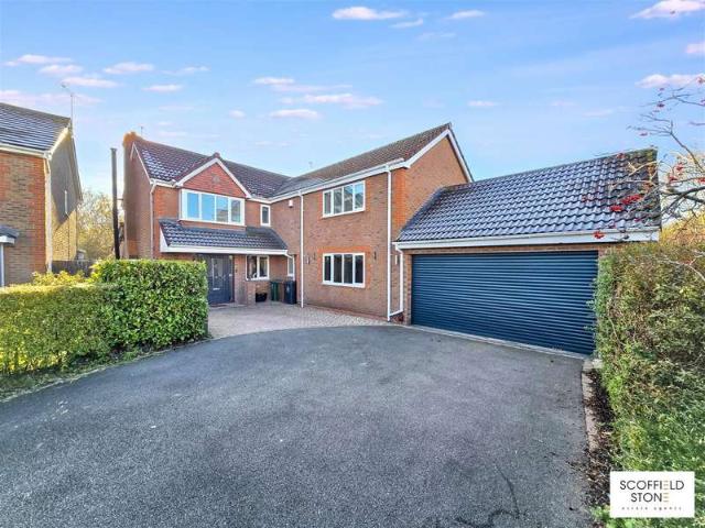 5 Bedroom Detached House