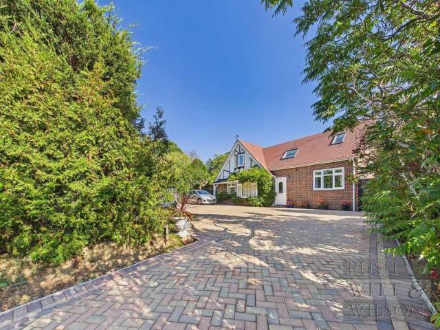 5 Bedroom Detached House