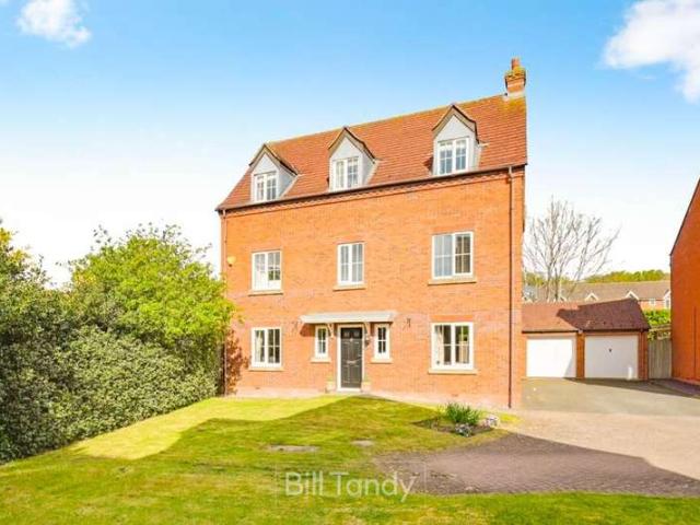 5 Bedroom Detached House