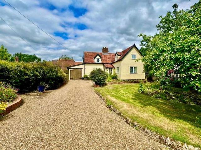 5 Bedroom Detached House