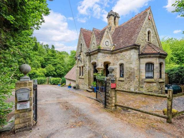 5 Bedroom Detached House