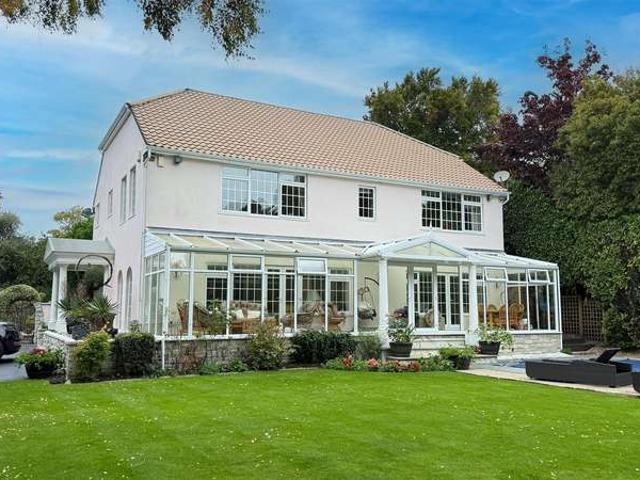 5 Bedroom Detached House
