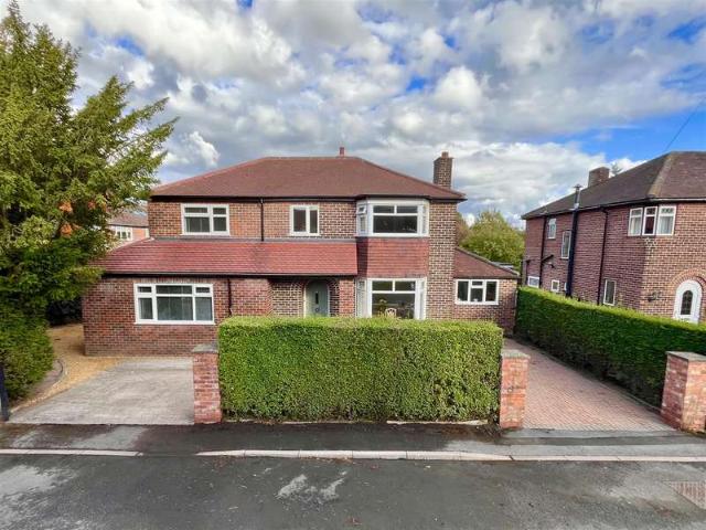 5 Bedroom Detached House