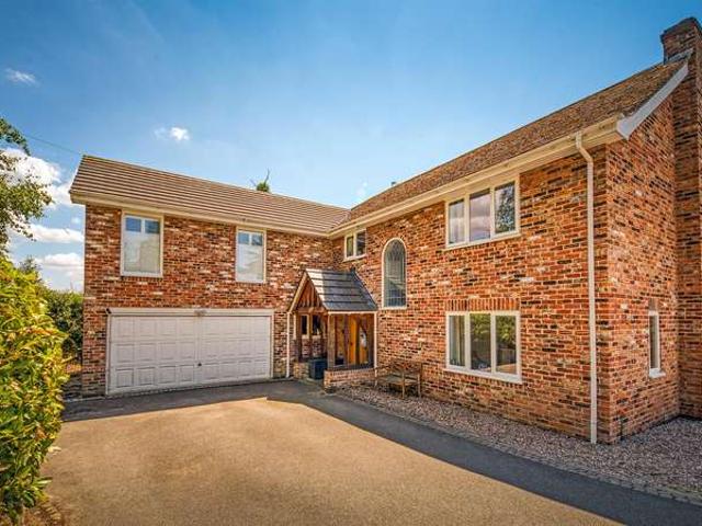 5 Bedroom Detached House