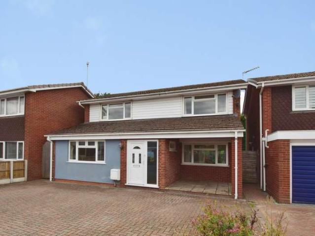 5 Bedroom Detached House
