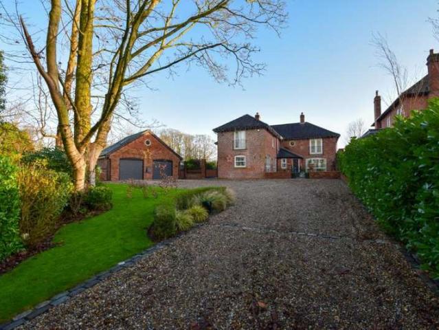 5 Bedroom Detached House