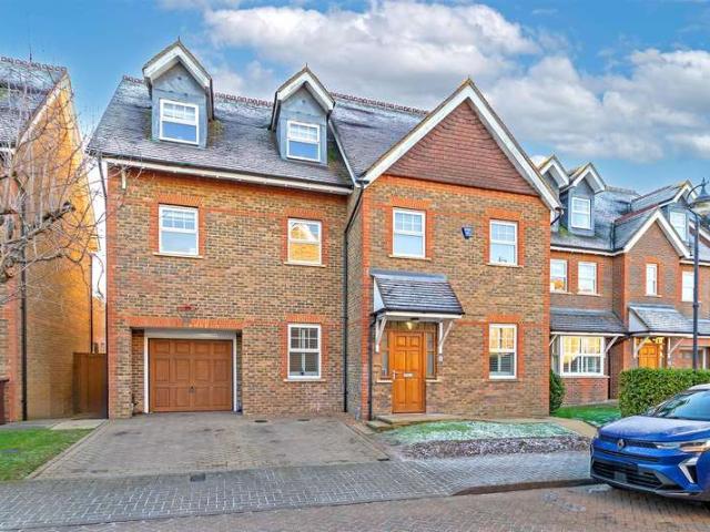 5 Bedroom Detached House
