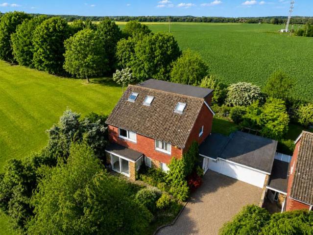 5 Bedroom Detached House
