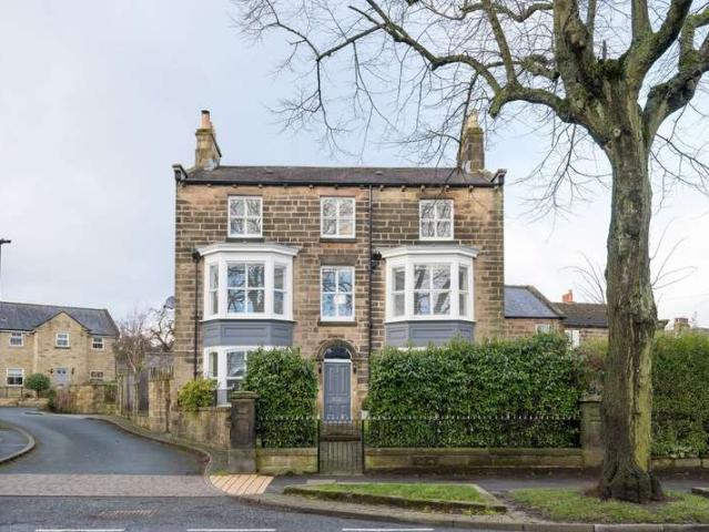 5 Bedroom Detached House