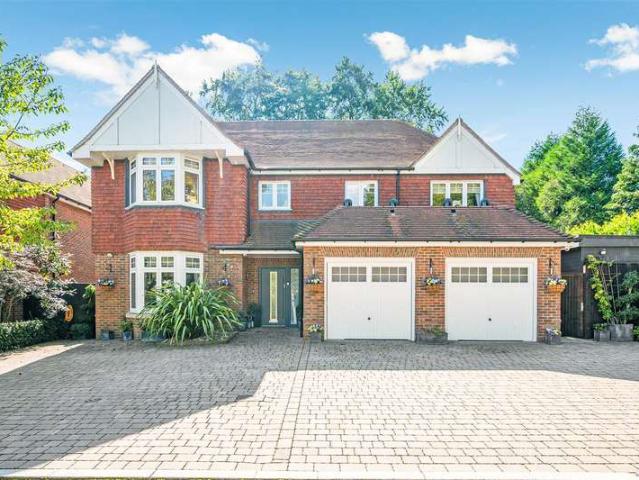5 Bedroom Detached House