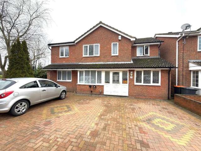 5 Bedroom Detached House