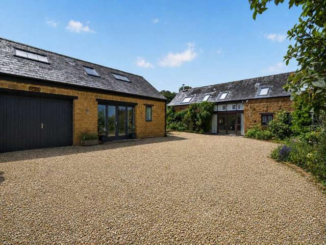5 Bedroom Detached House