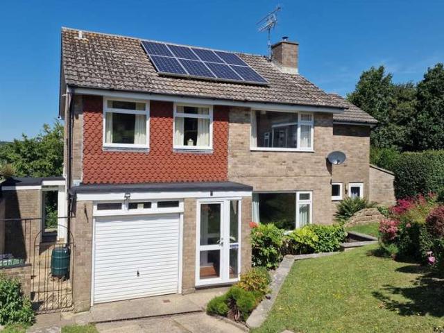 5 Bedroom Detached House