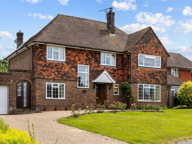 5 Bedroom Detached House