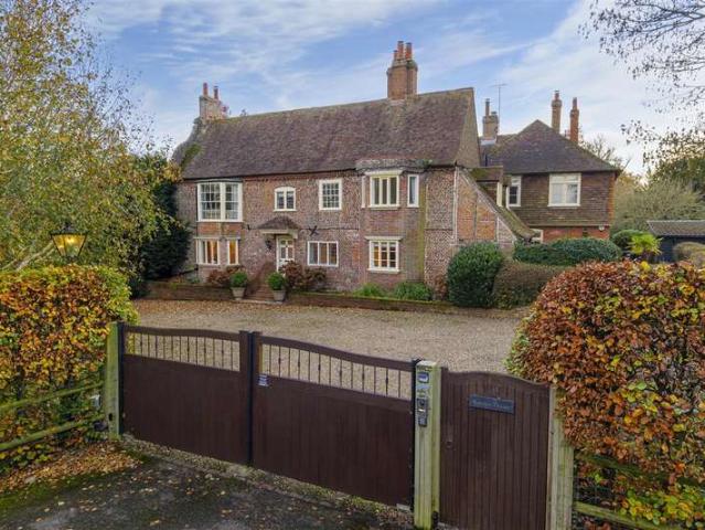 5 Bedroom Detached House
