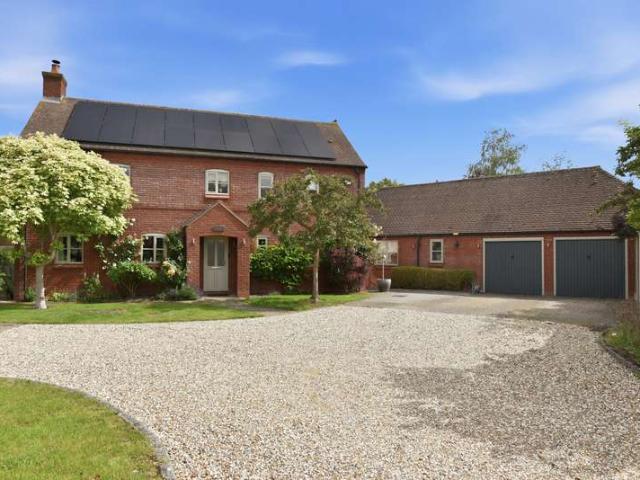 5 Bedroom Detached House