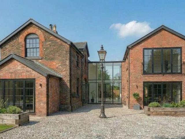 2 Bedroom End Of Terrace House