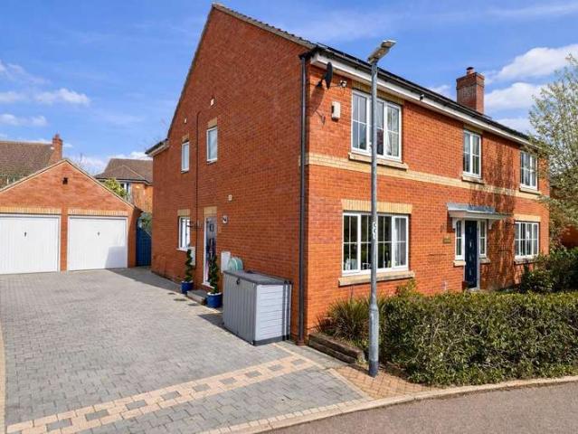 5 Bedroom Detached House