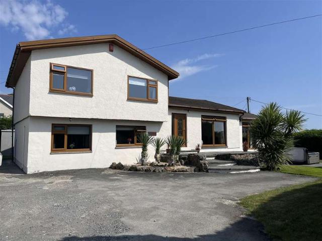 5 Bedroom Detached House