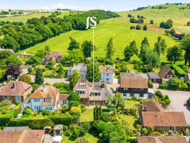 5 Bedroom Detached House