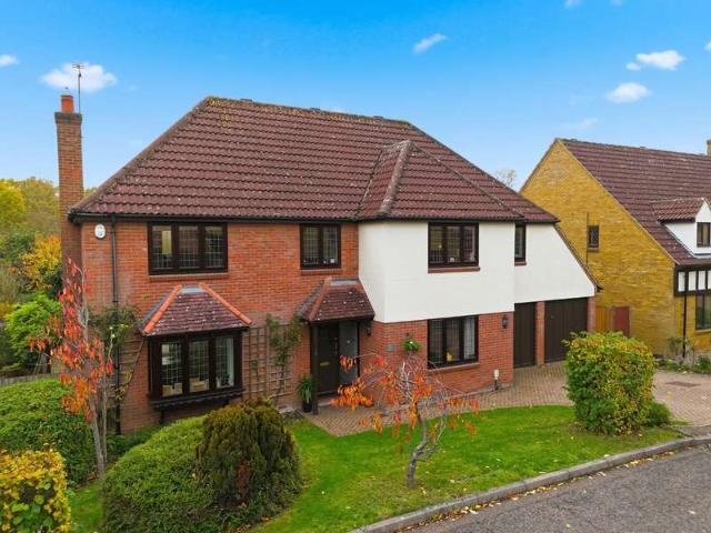 5 Bedroom Detached House