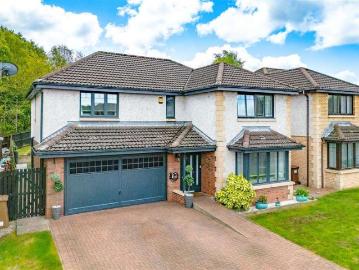 5 Bedroom Detached House