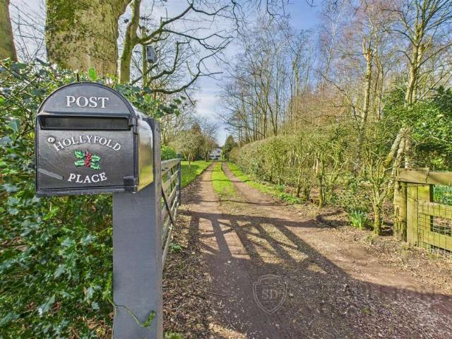 5 Bedroom Detached House