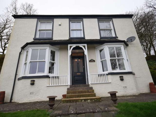 5 Bedroom Detached House