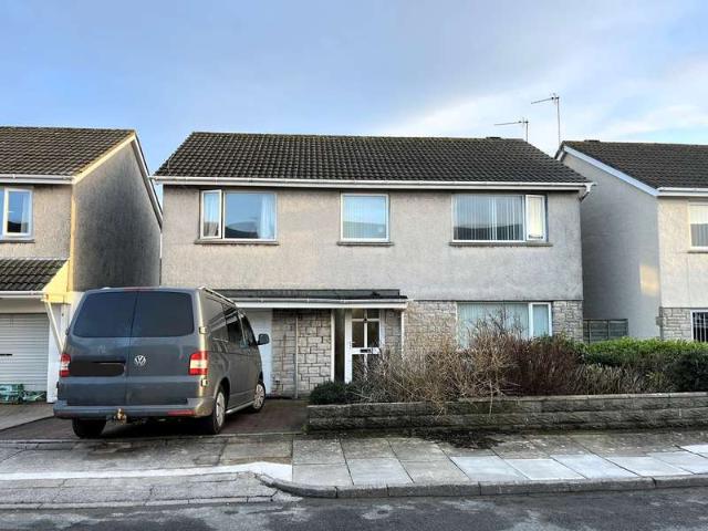 5 Bedroom Detached House