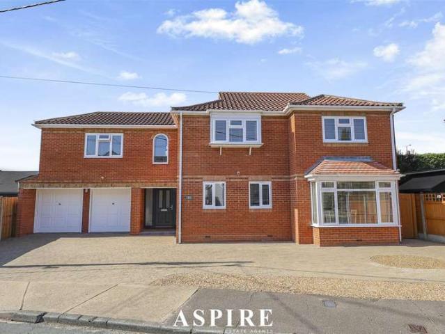 5 Bedroom Detached House