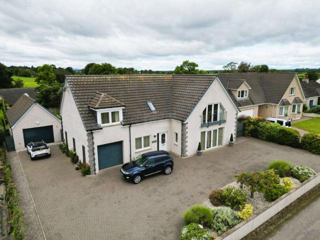 5 Bedroom Detached House