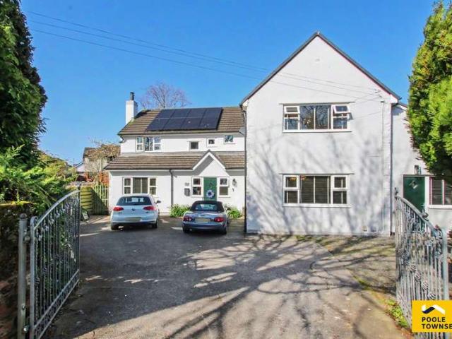 5 Bedroom Detached House