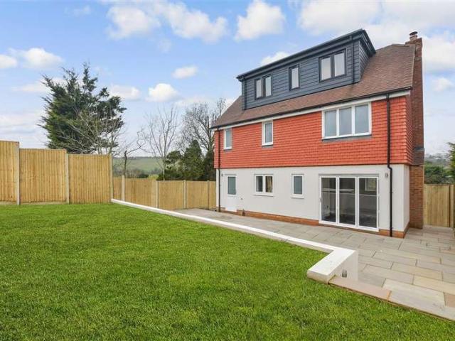 5 Bedroom Detached House
