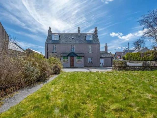 5 Bedroom Detached House