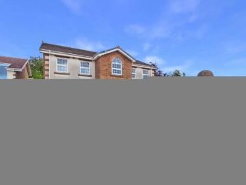 5 Bedroom Detached House