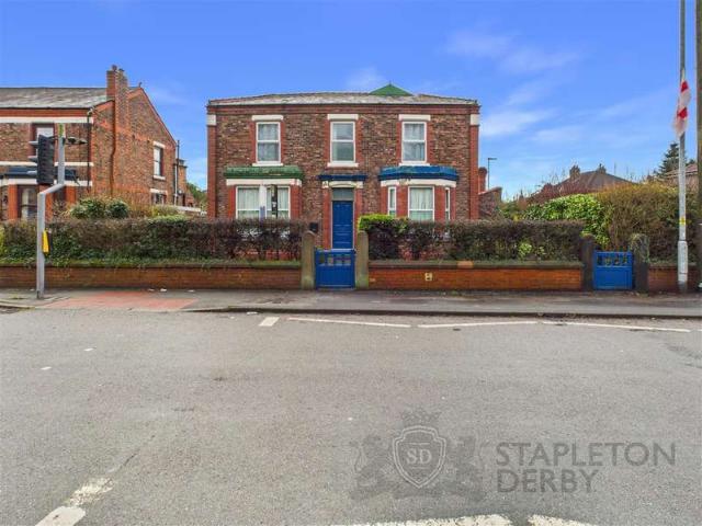 5 Bedroom Detached House