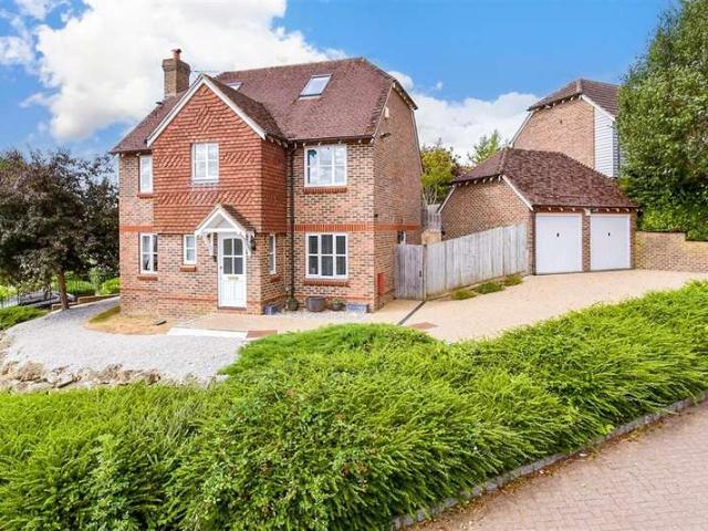 5 Bedroom Detached House
