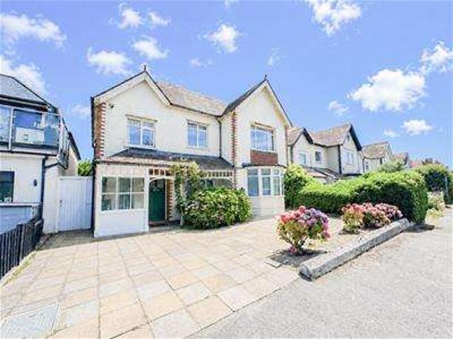 5 Bedroom Detached House