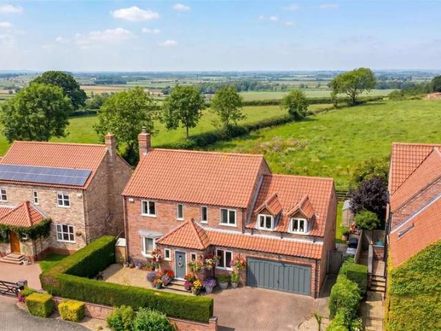 5 Bedroom Detached House