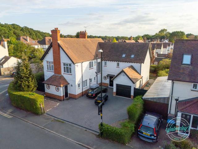 5 Bedroom Detached House