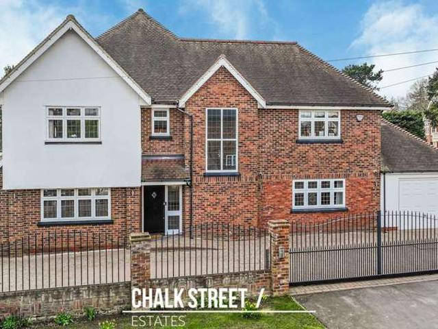 5 Bedroom Detached House