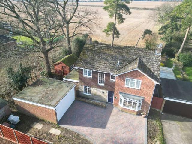 5 Bedroom Detached House
