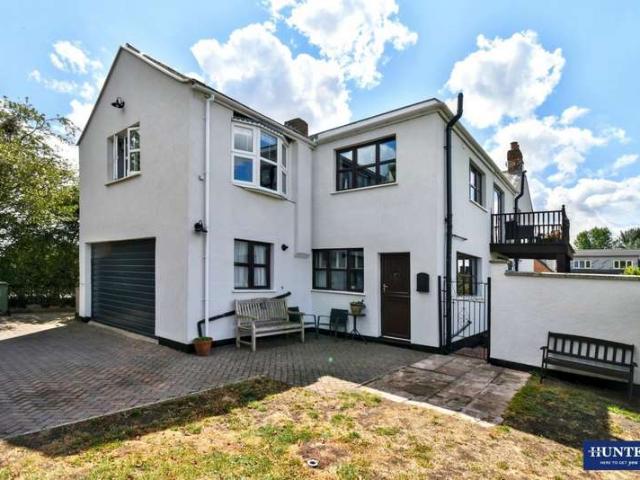 5 Bedroom Detached House