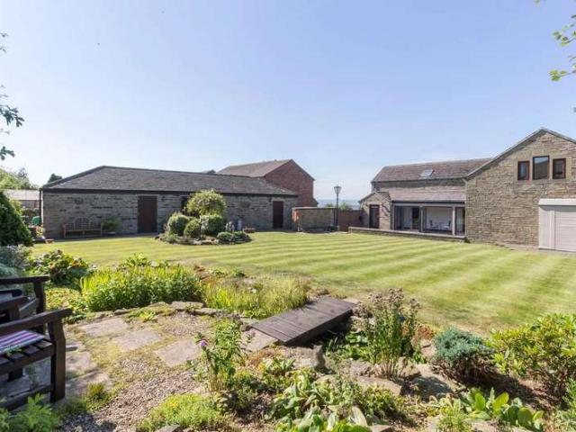 5 Bedroom Detached House