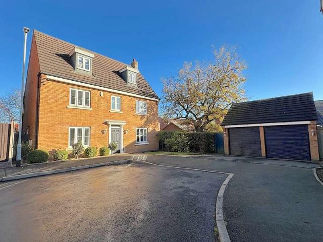 5 Bedroom Detached House